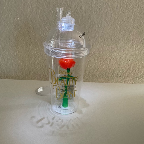 Disney Beauty and the Beast Enchanted Rose Plastic Light Up Cup with straw - NWT - Picture 1 of 5